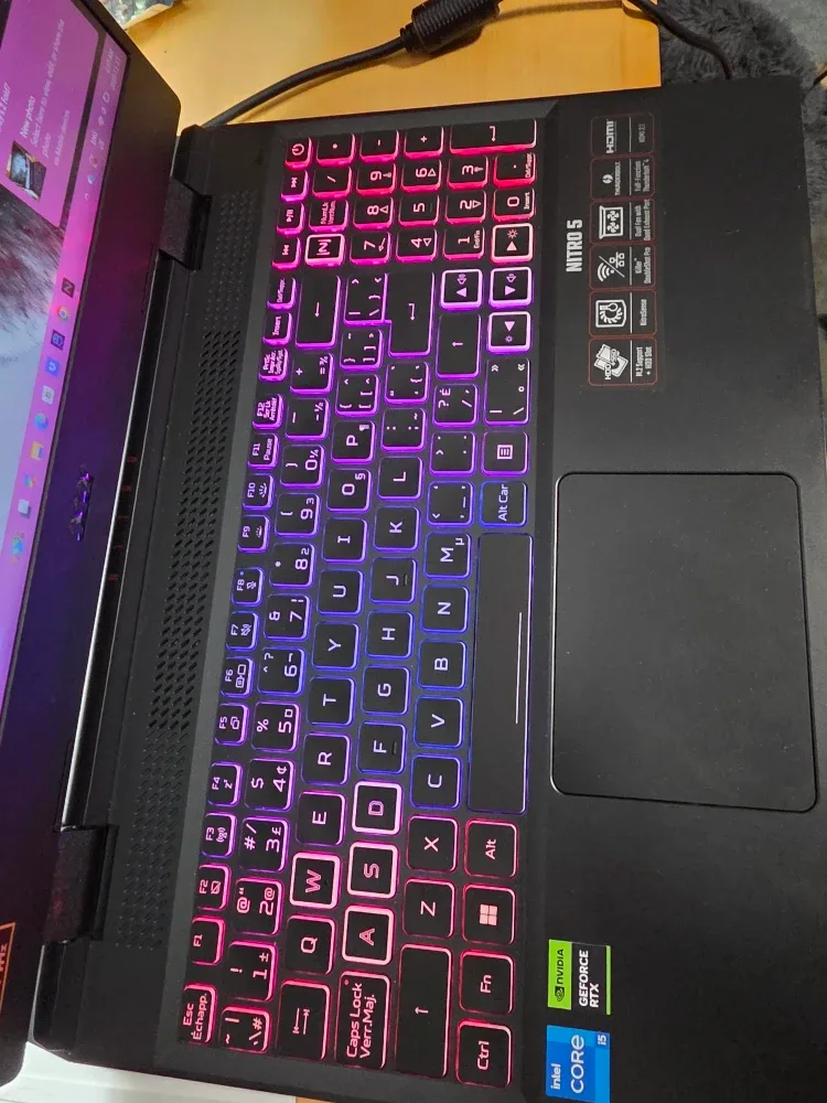 Acer Nitro 5 Gaming Laptop image indicator(7)