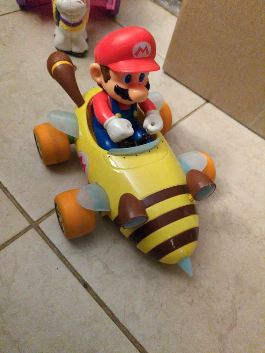 Mario Kart Bee Vehicle Toy