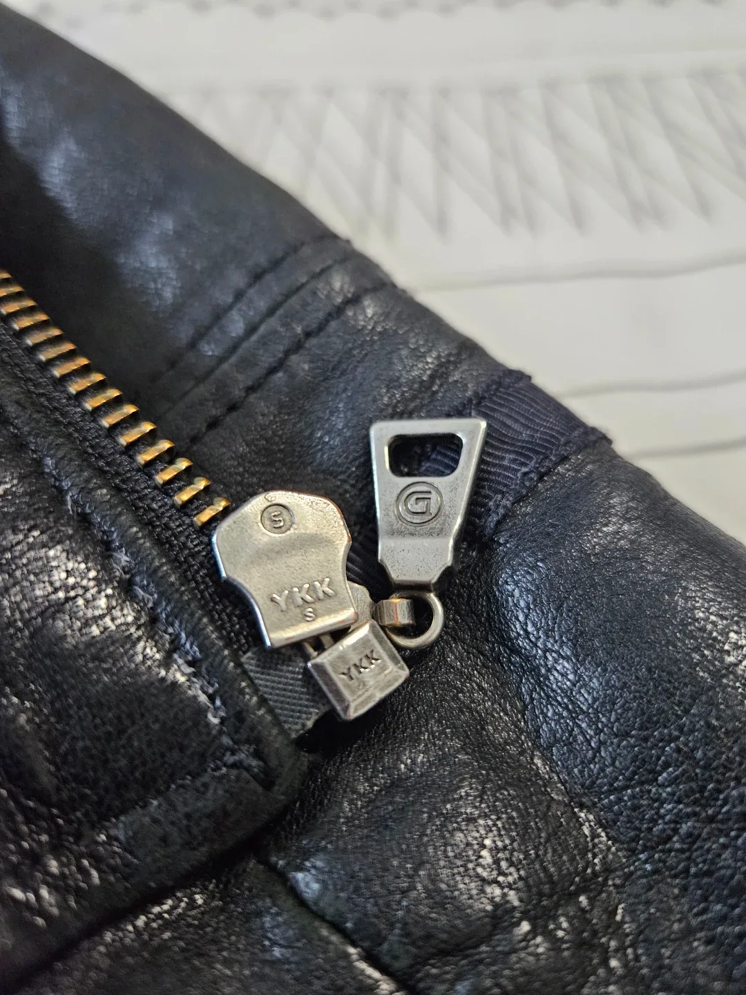 Danier Genuine Italian Leather Jacket - Size 4 image indicator(8)