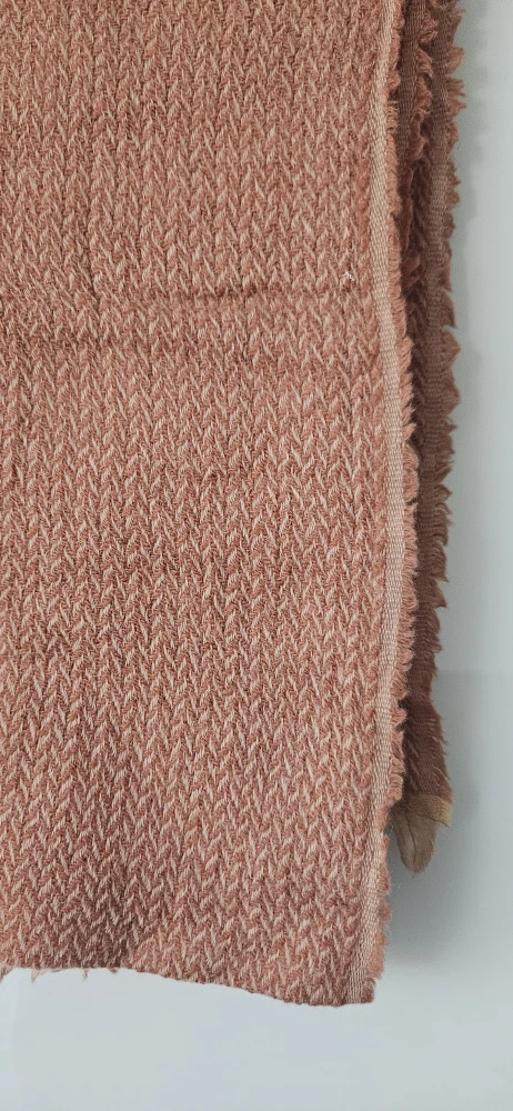 Brand new Woven Winter Scarf - Salmon Colour, very soft - photo 3