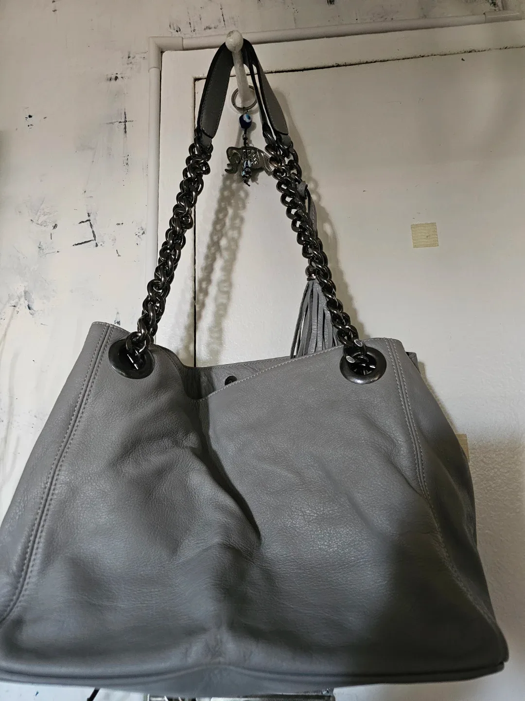 Valentino Gray Leather Shoulder Bag image indicator(2)