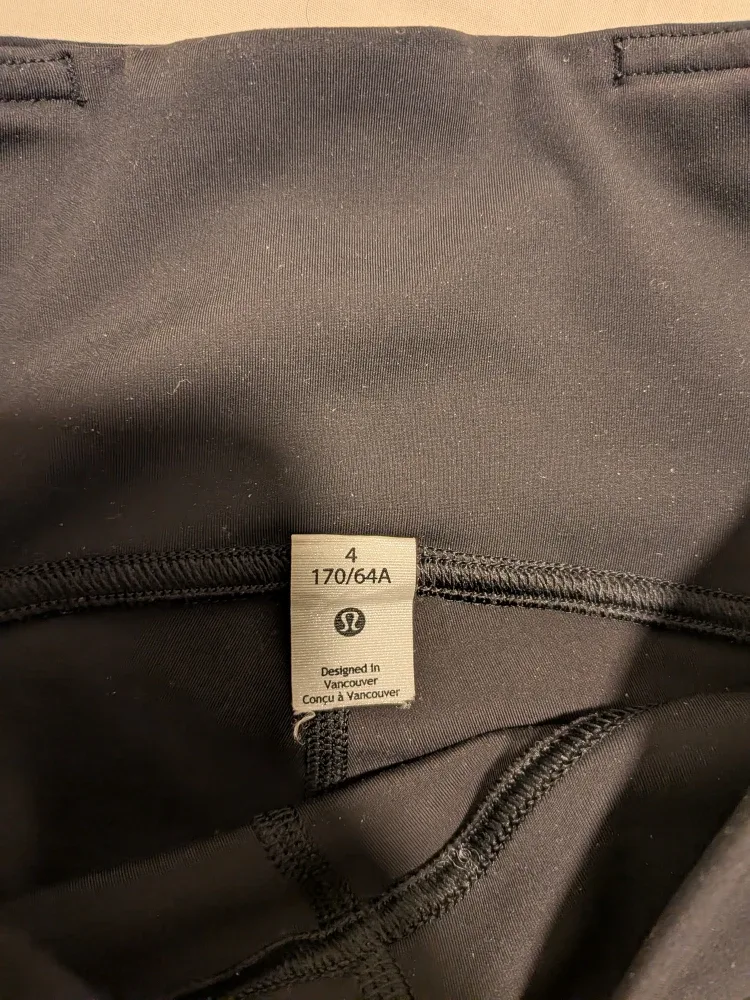 Black Lululemon Leggings image indicator(3)