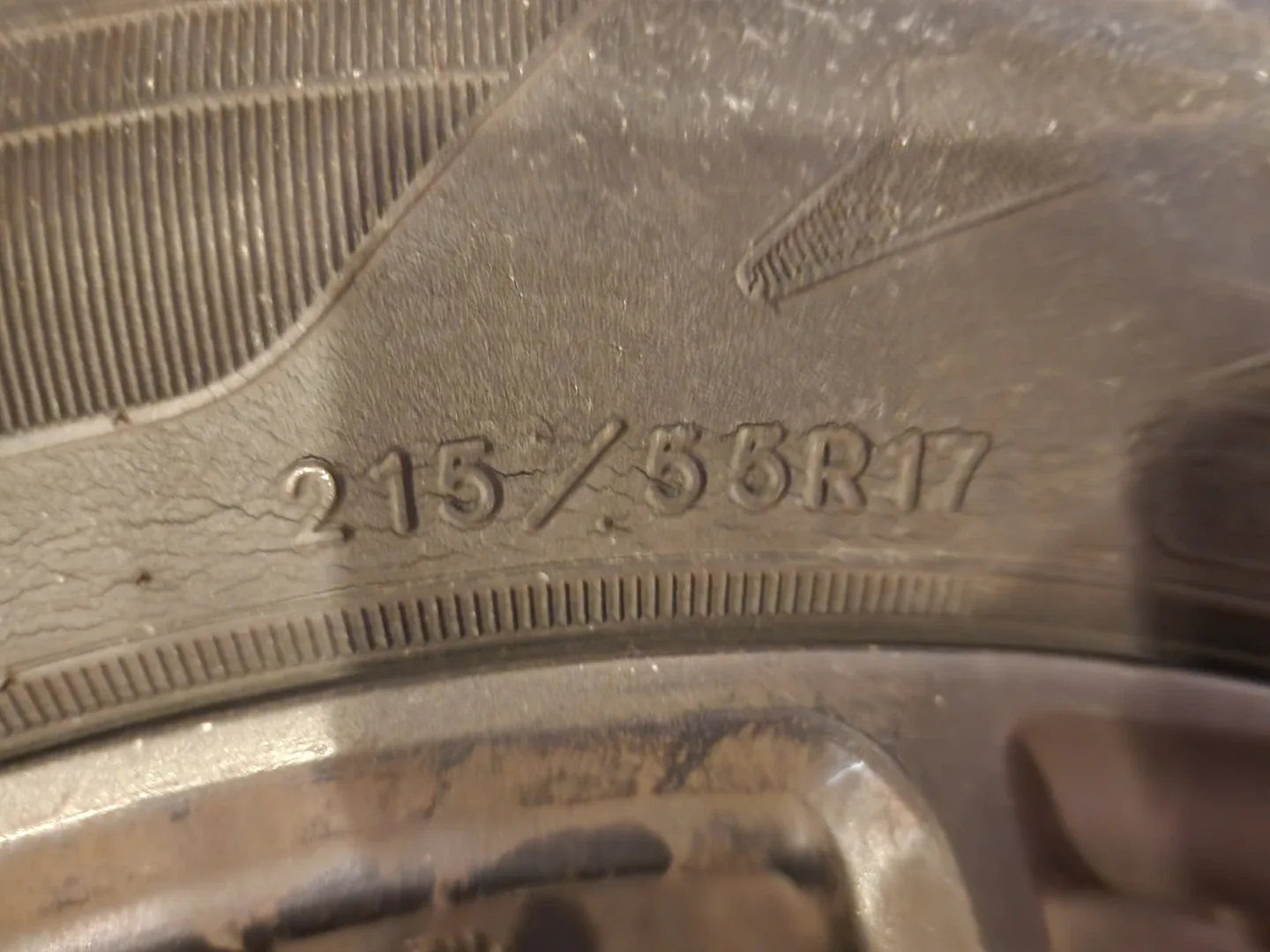 2015 Chevy Cruise rims and tires image indicator(3)