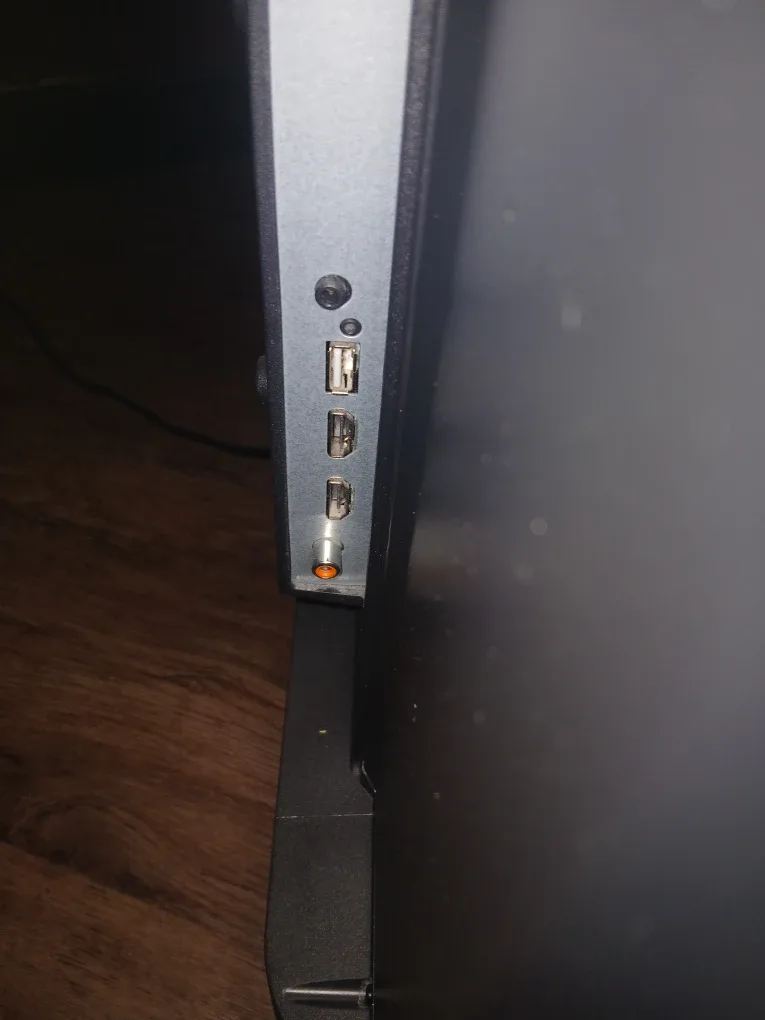 Insignia 39" LED TV NS-39D310NA16 image indicator(6)