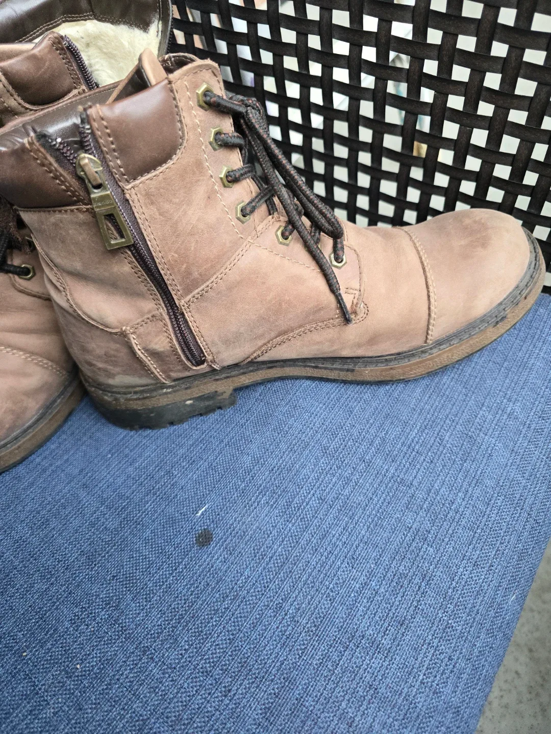 Waterproof Brown Insulated Winter Hiking Boots size 11 image indicator(2)