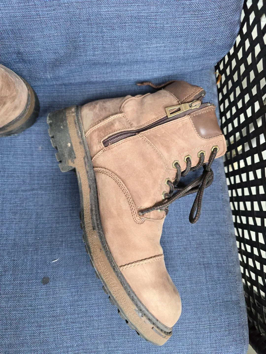 Waterproof Brown Insulated Winter Hiking Boots size 11 image indicator(5)