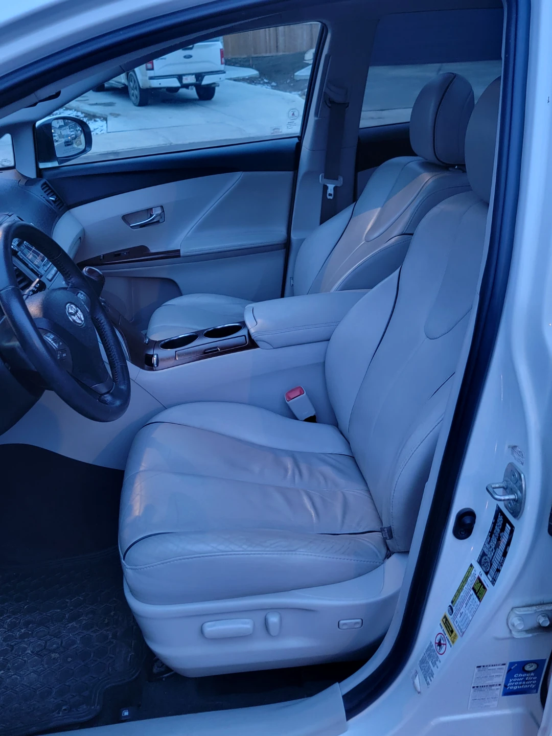 Toyota Venza - photo 3