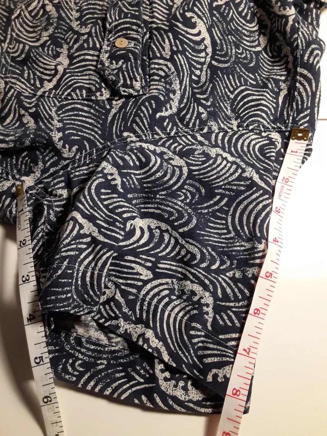 H&M L.O.G.G. - Short Sleeve Wave Pattern Button-Up Shirt | S: SM image indicator(8)
