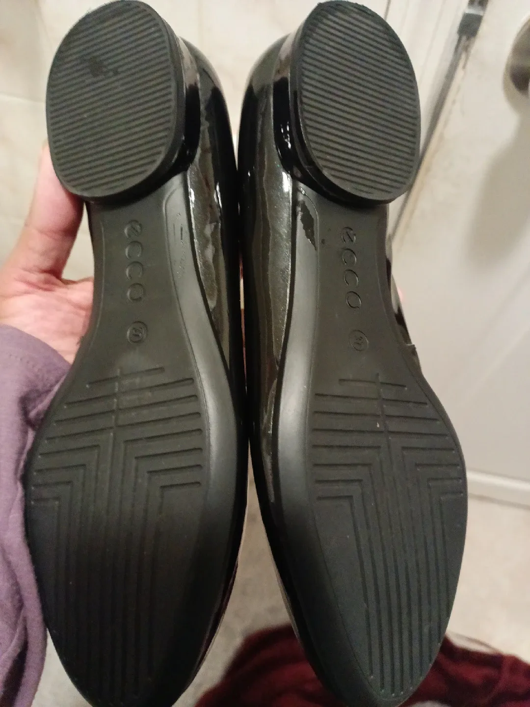 ECCO Women's Black Patent Leather Flats Size 39 image indicator(2)