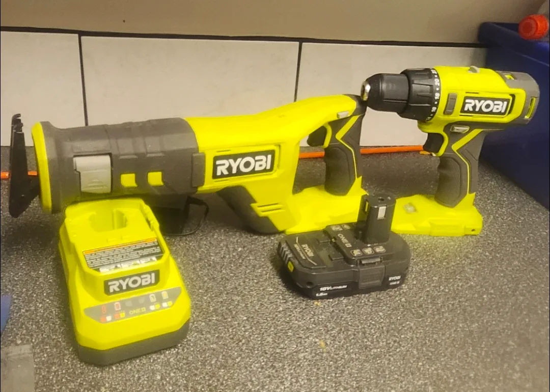 Ryobi ONE+ Cordless Drill & Reciprocating Saw Kit