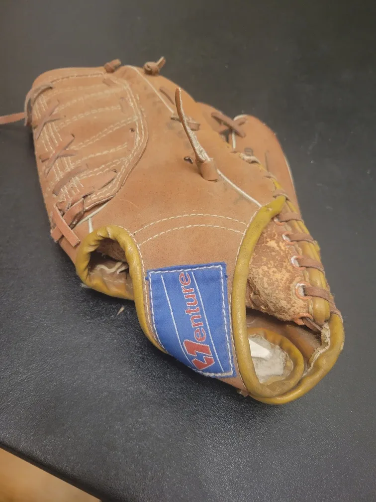 Venture Leather Lace Baseball Glove