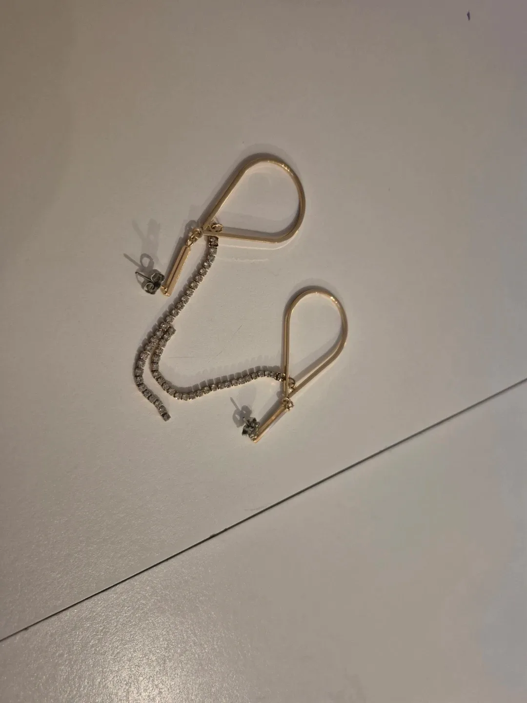 Gold Tone Dangle Earrings image indicator(3)