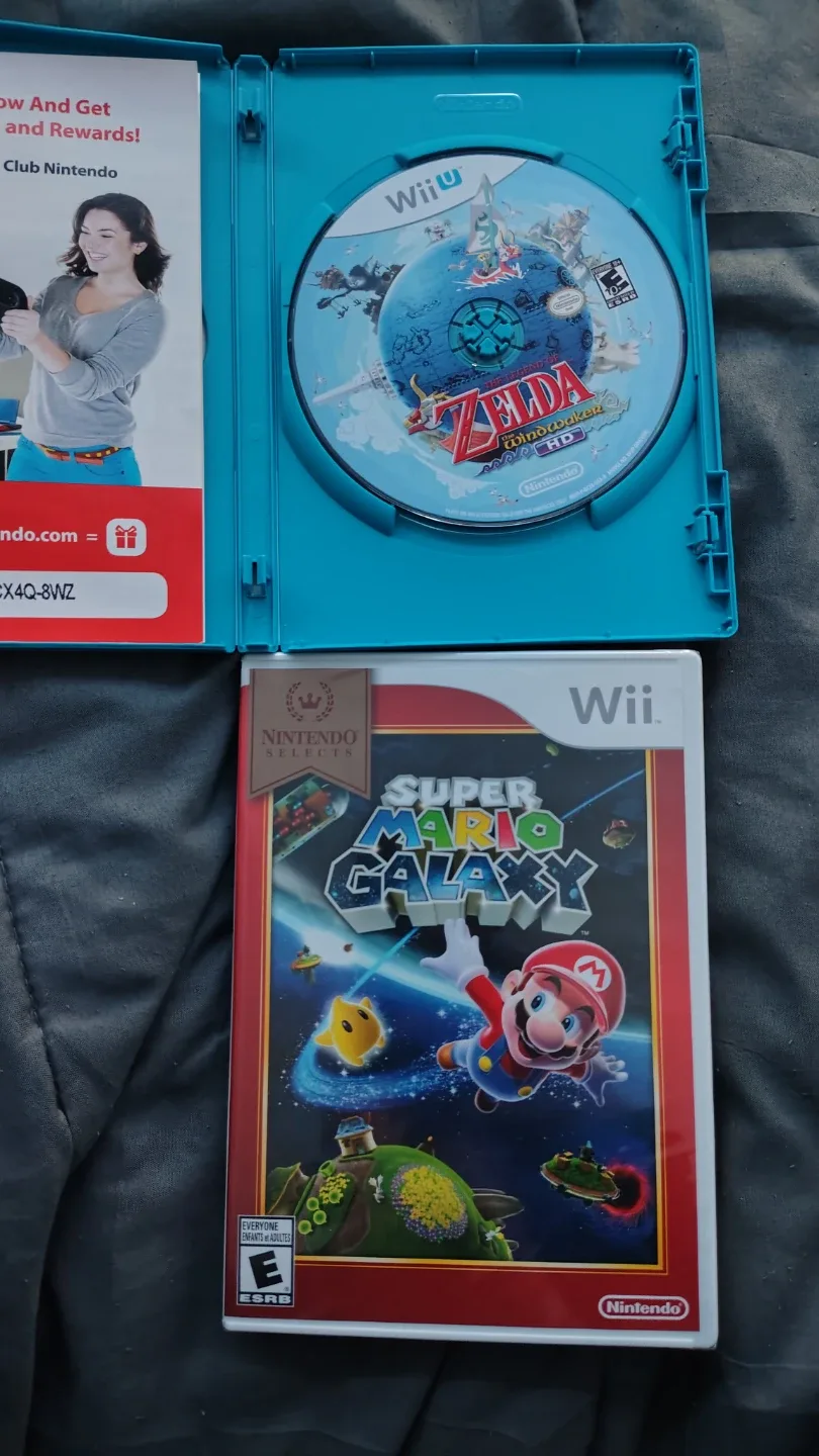 Super Mario Galaxy (Wii) & Zelda Wind Waker HD (Wii U) image indicator(3)