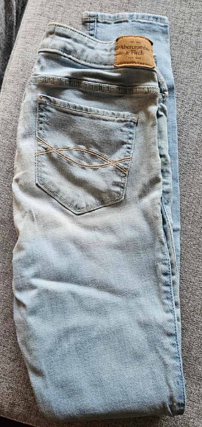 Abercrombie & Fitch Super Skinny Jeans - Size 28 image indicator(3)