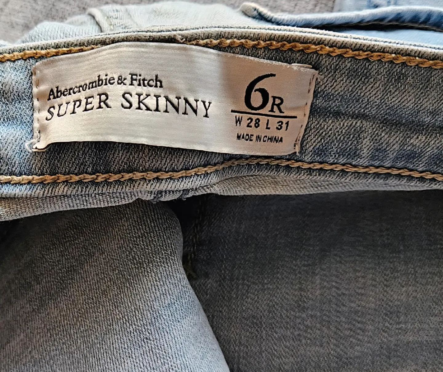 Abercrombie & Fitch Super Skinny Jeans - Size 28 image indicator(4)