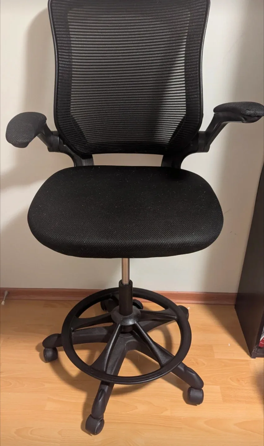 Black Mesh Ergonomic Office Chair with Adjustable Foot Ring image indicator(3)