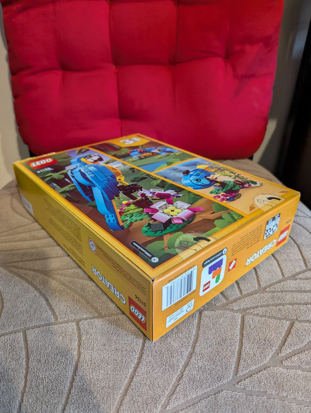 New! LEGO Exotic Parrot 3-in-1 Set image indicator(4)