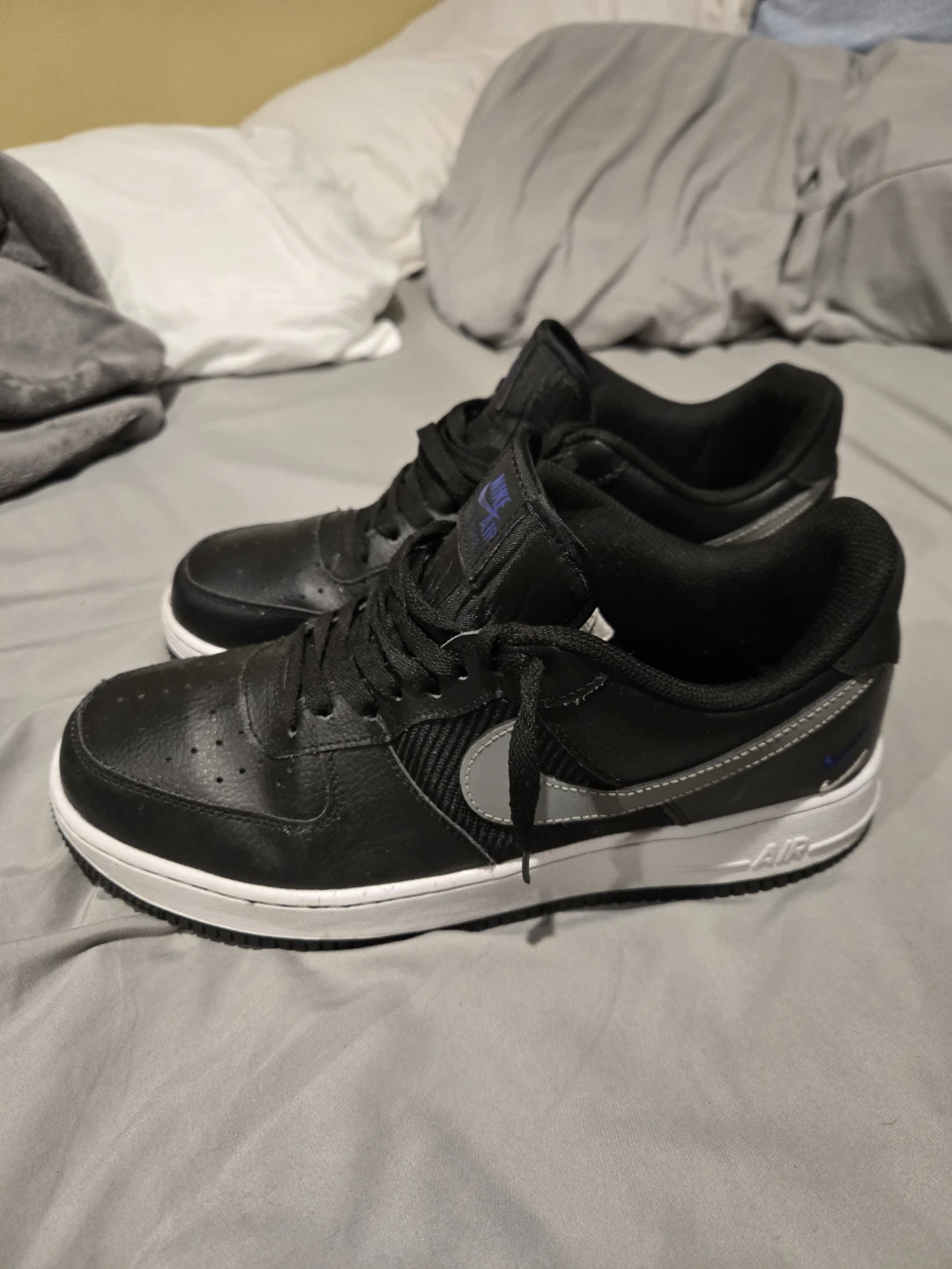 FREE DELIVERY!! Immaculate Air Force 1s size 11 $80
