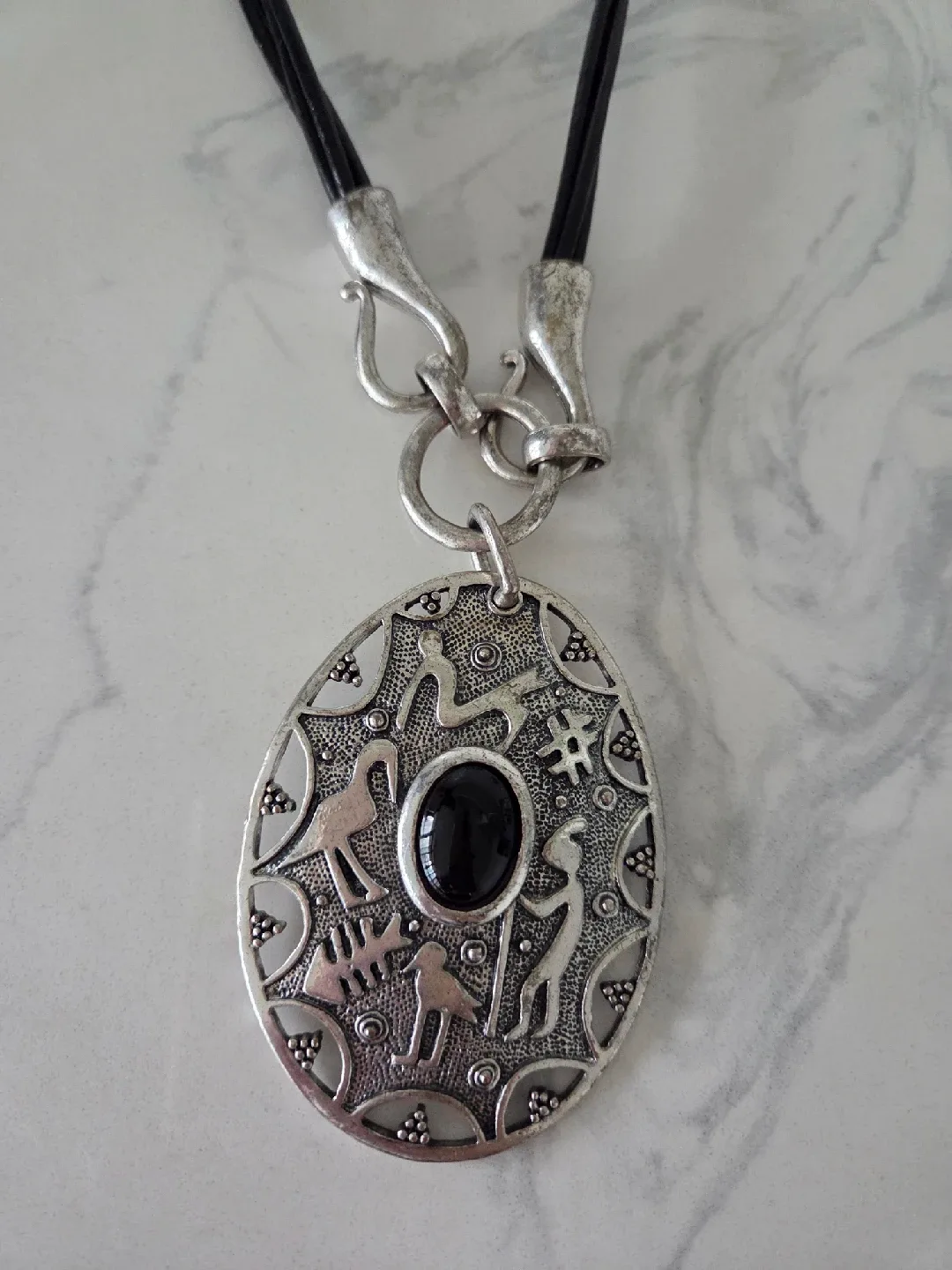 Silver Necklace with Black Stone image indicator(2)