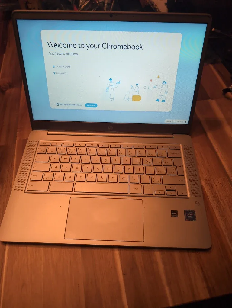 HP Chromebook with Mouse and Charger image indicator(2)