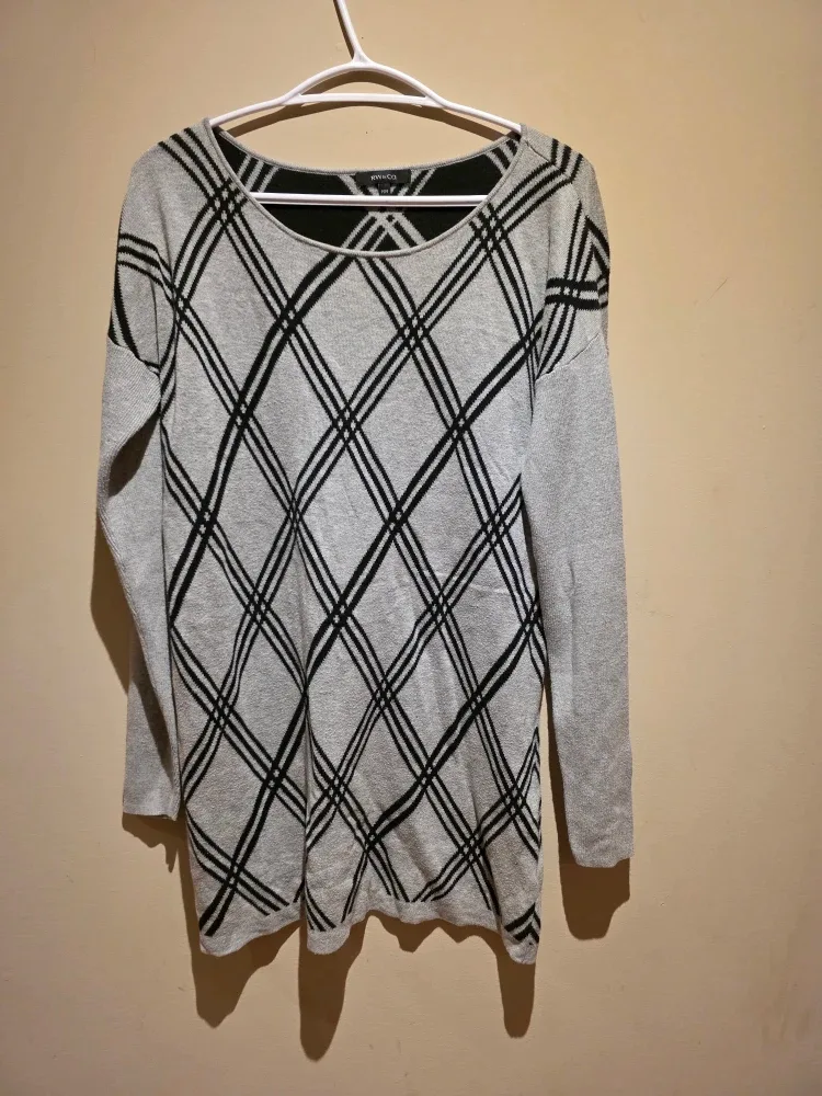 Rywaka Grey & Black Plaid Sweater