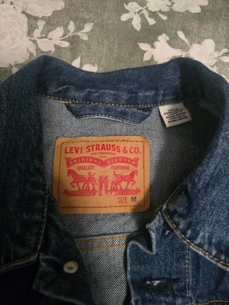 Levi's Denim Jacket - Size M image indicator(2)
