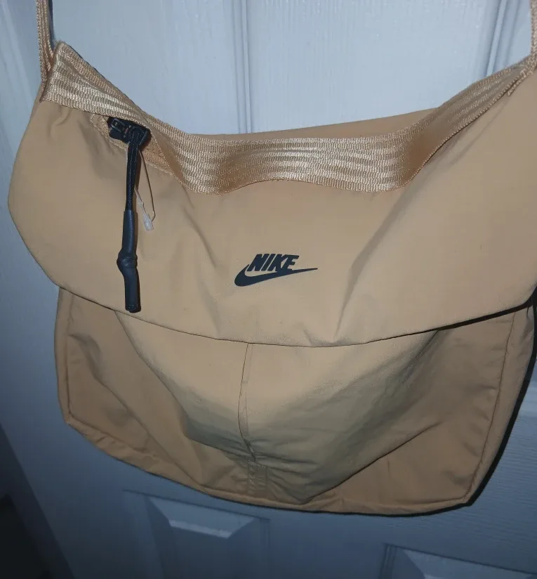 Nike Beige Shoulder Bag image indicator(6)