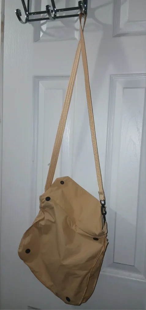 Nike Beige Shoulder Bag image indicator(10)