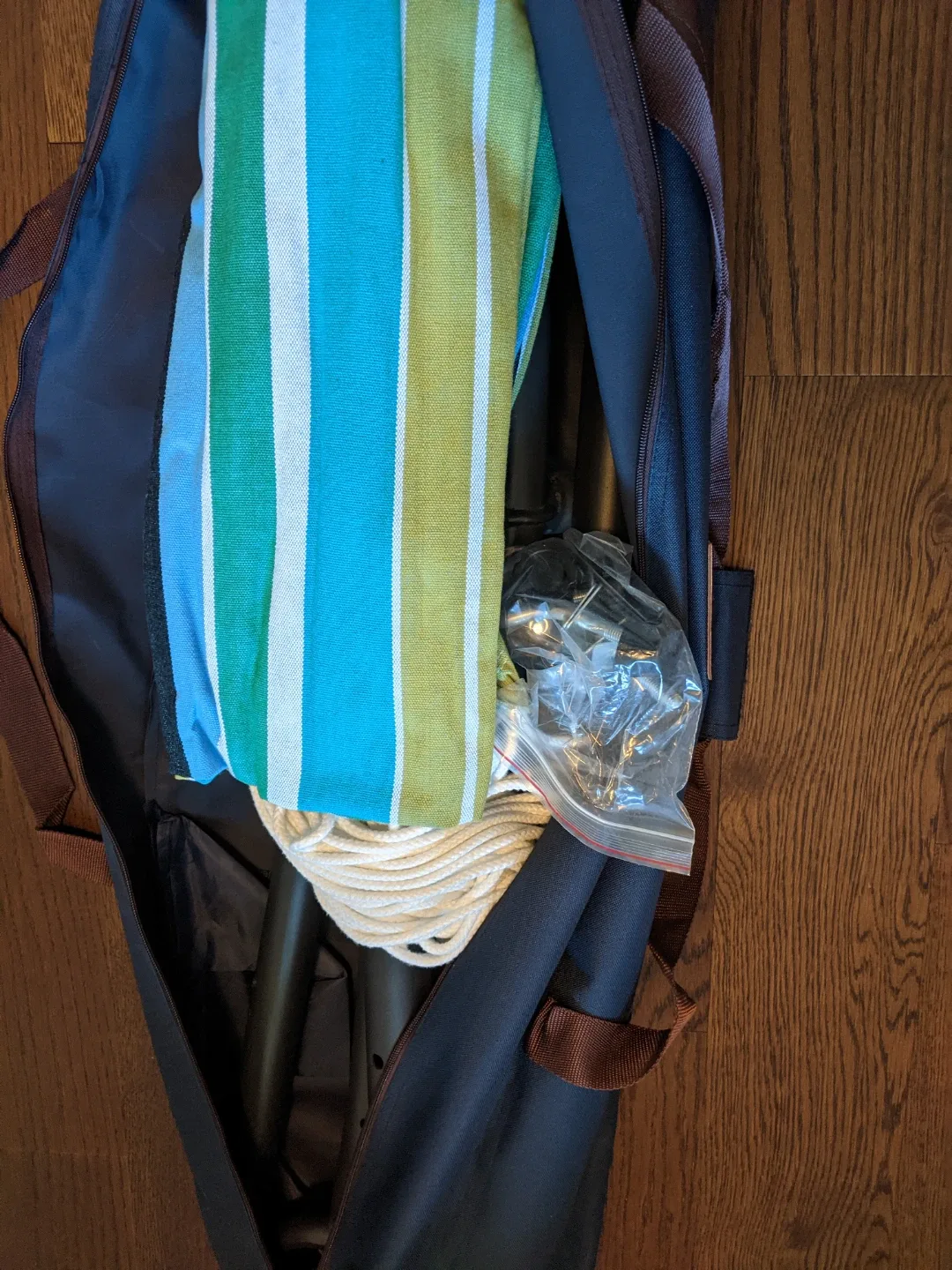 Vivere Striped Hammock with Stand image indicator(2)