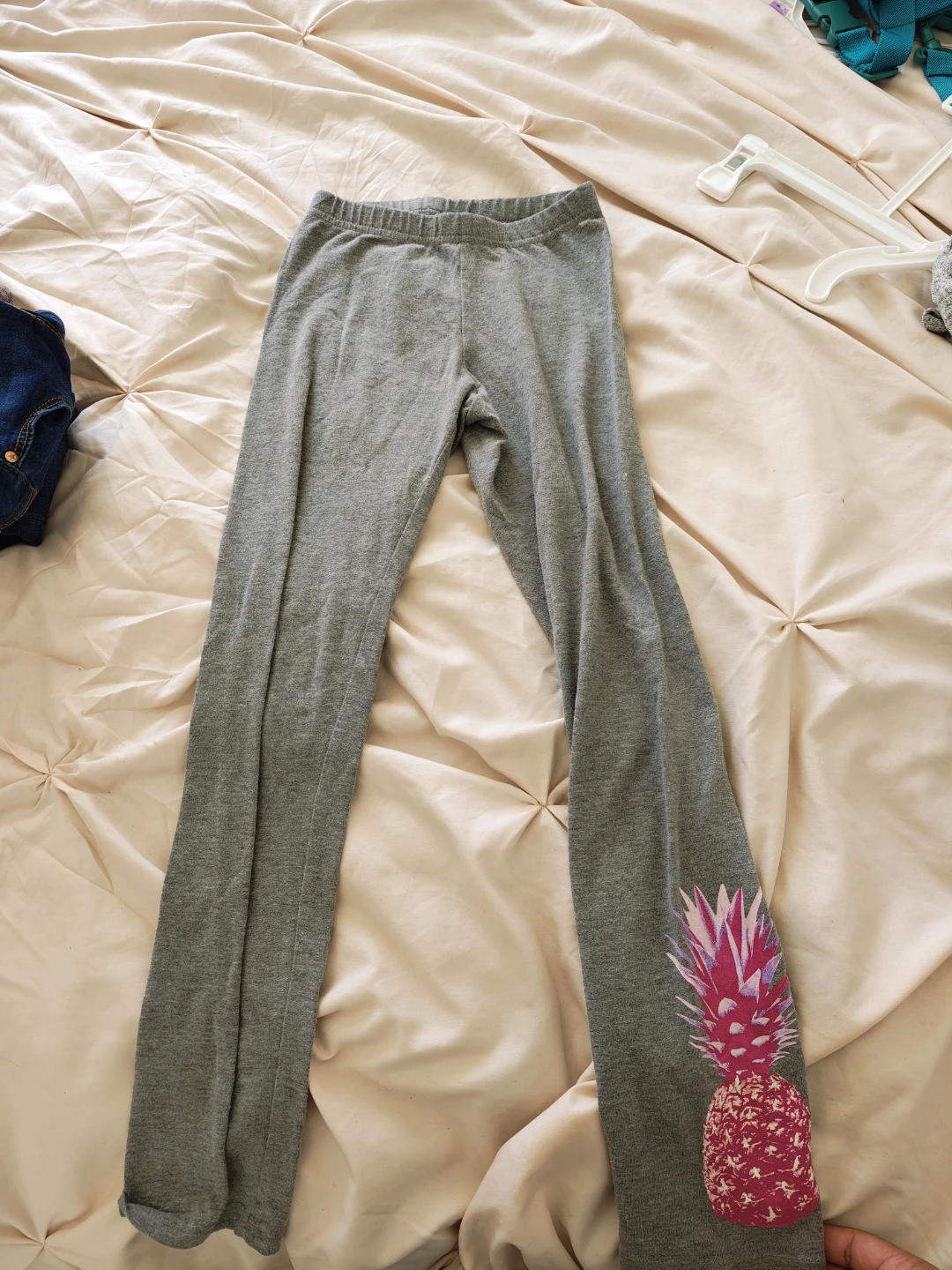 Size 6-8  Heart Sweater & Old Navy Gray Leggings - photo 3