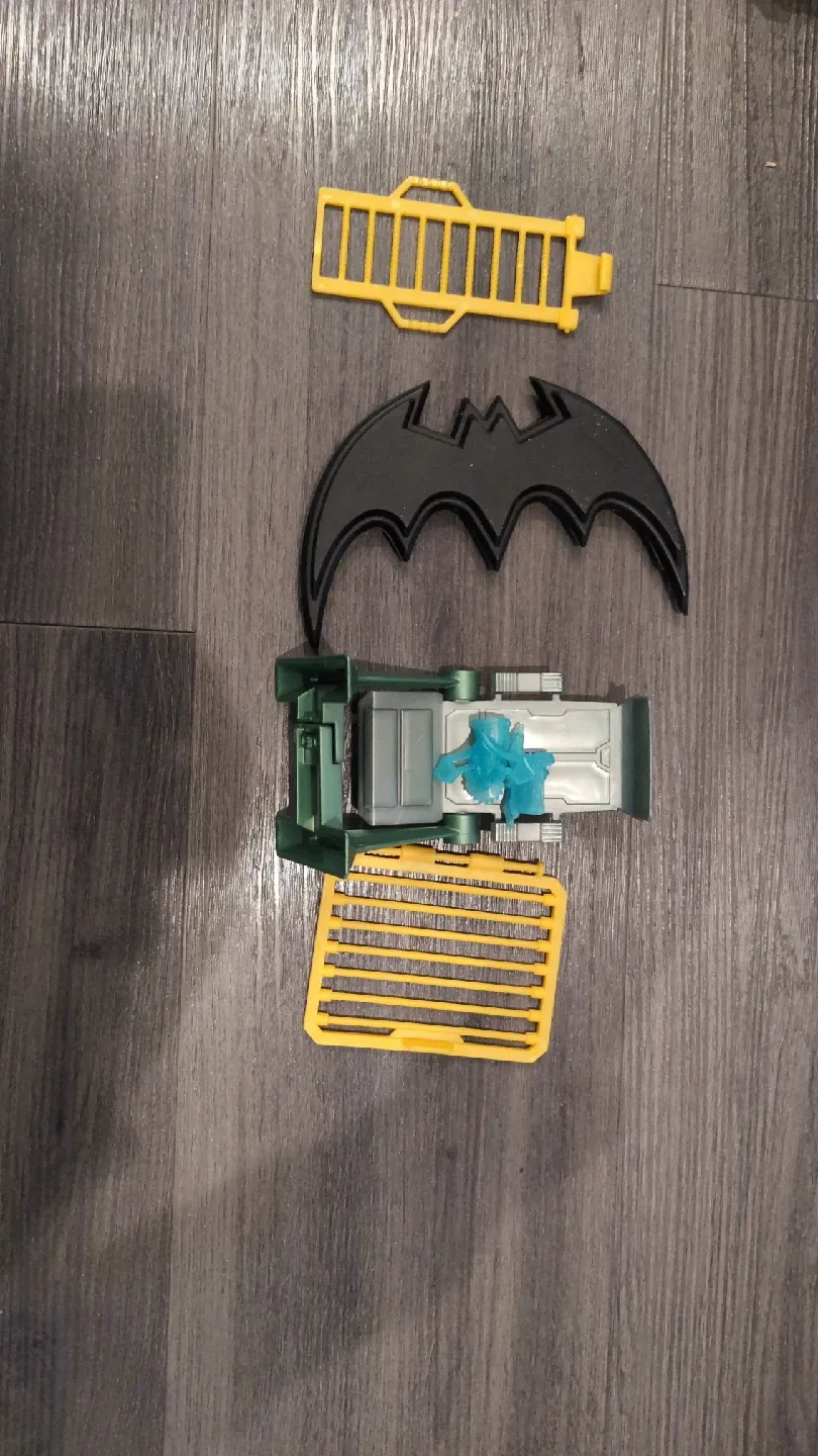 Batman Action Figures & Batcave Playset image indicator(4)