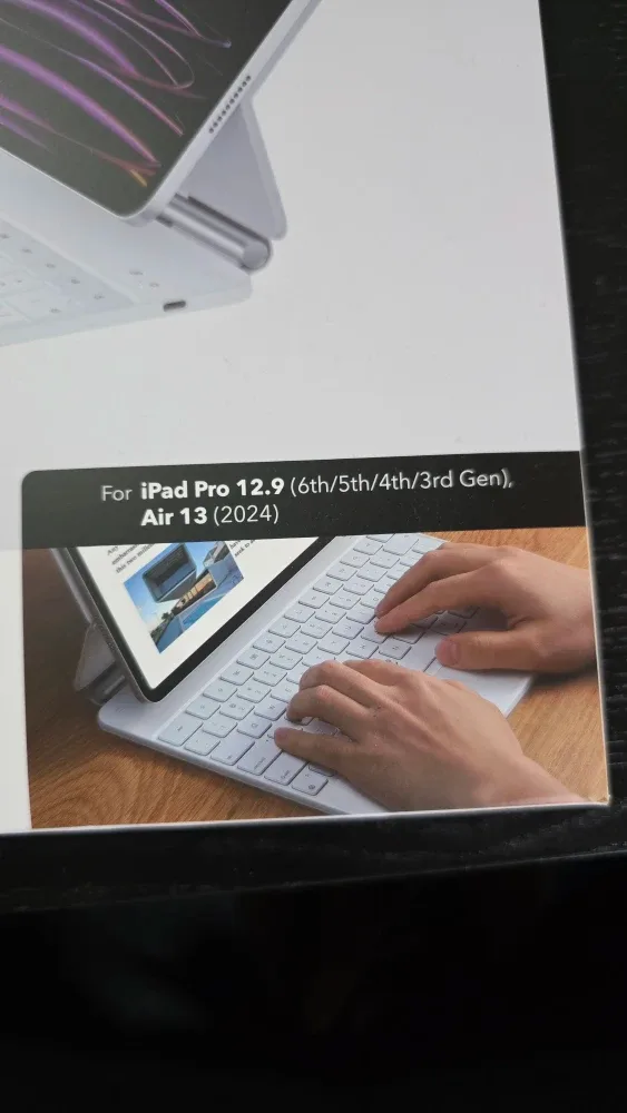 ESR Rebound Magnetic Keyboard Case for iPad Pro 12.9 & Air 13 image indicator(2)