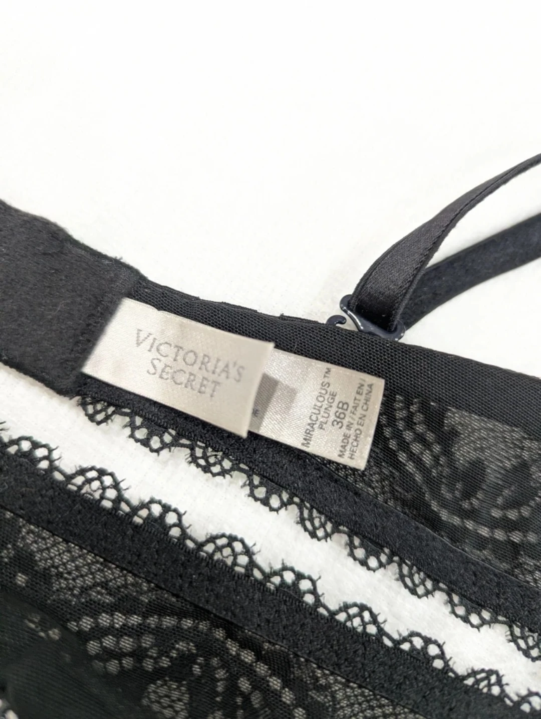 Victoria's Secret Bombshell Bra - 36B - photo 5