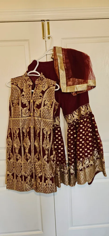 Maroon & Gold Indian Outfit image indicator(2)