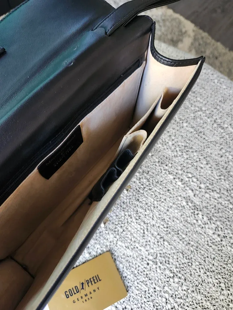 MERCEDEZ BENZ GOLD PFEILCLUTCH BLACK LEATHER image indicator(4)