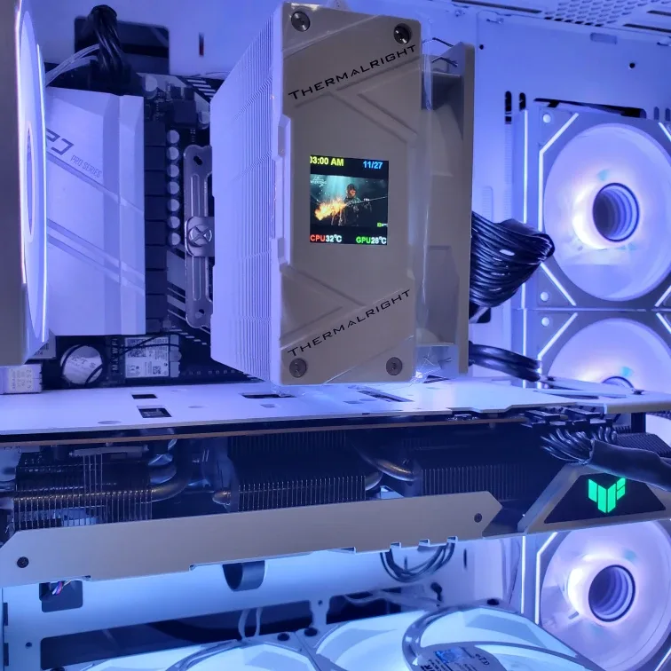 White build: Ryzen 5600xt / Rtx 3070 / 32g ram / 1tb ssd image indicator(4)