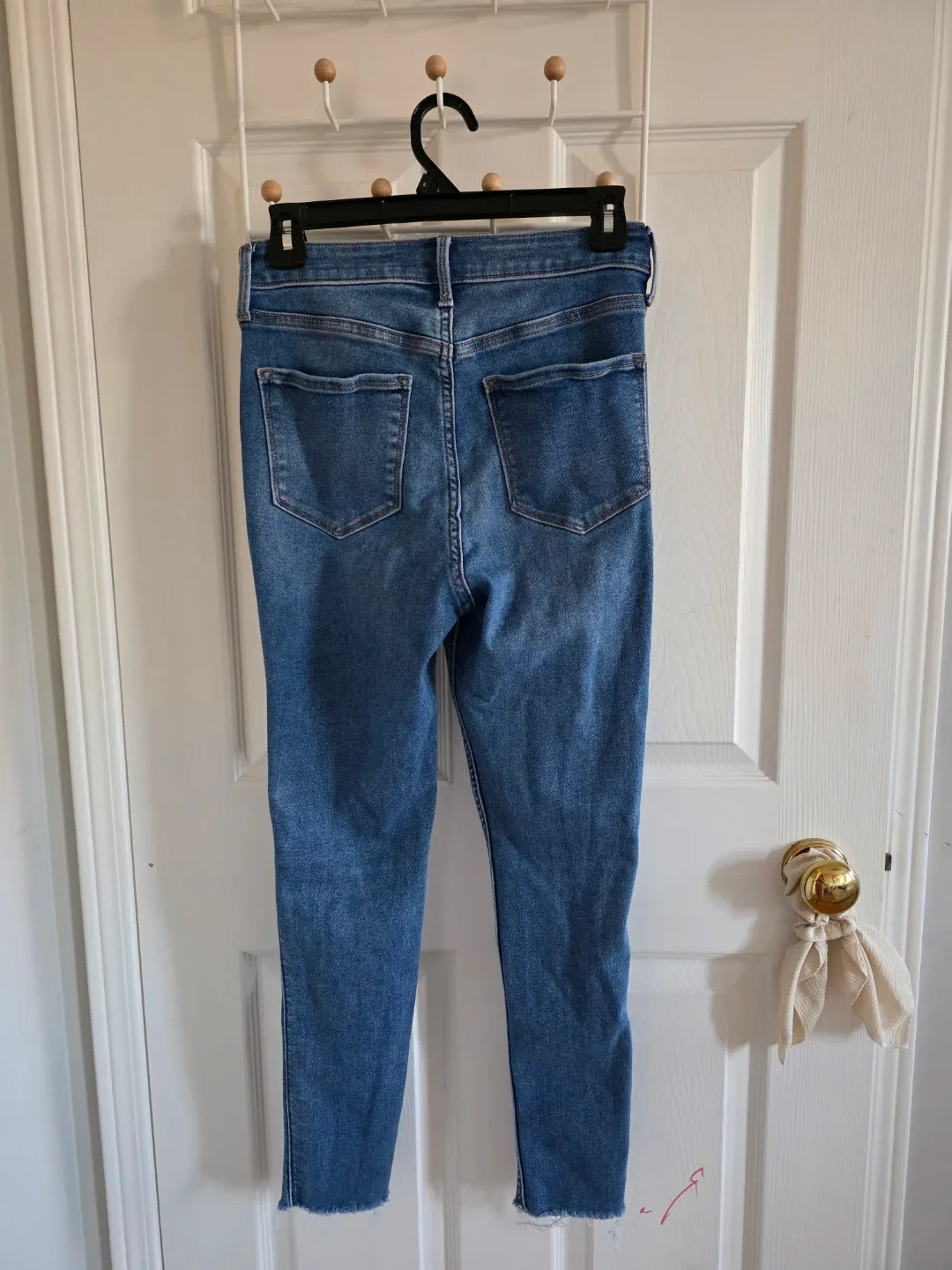 Old Navy Rockstar Super Skinny Jeans - Size 0 image indicator(3)