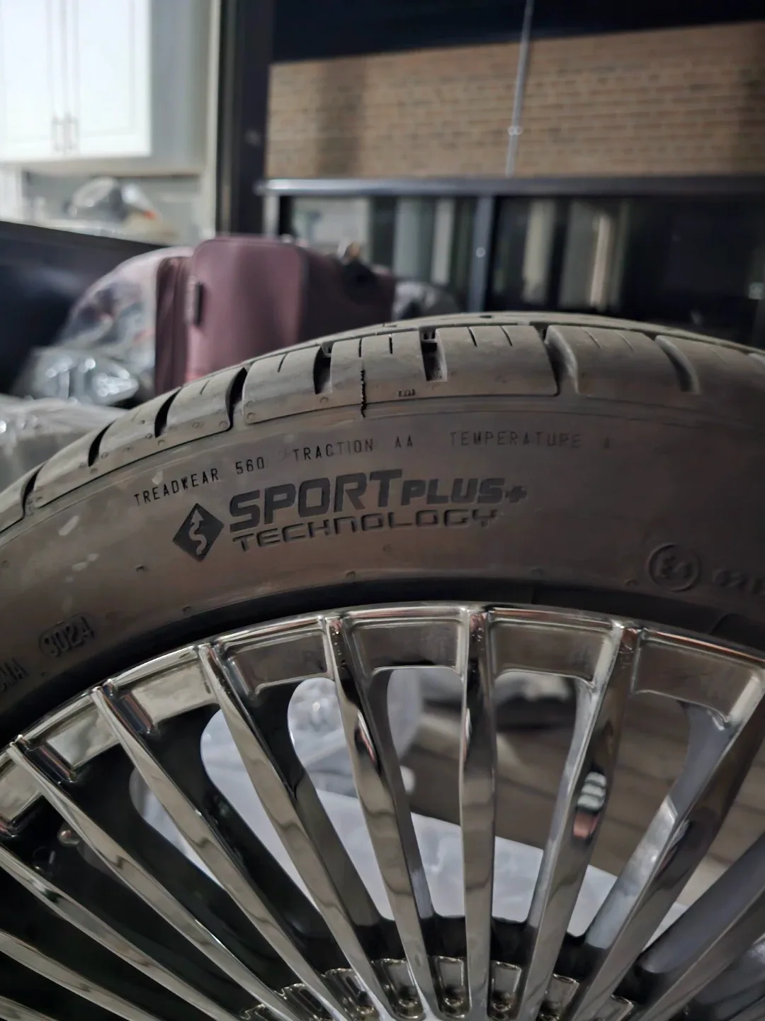 Multi spoke 19" Rims + micheline Sports plus A/S tires image indicator(6)