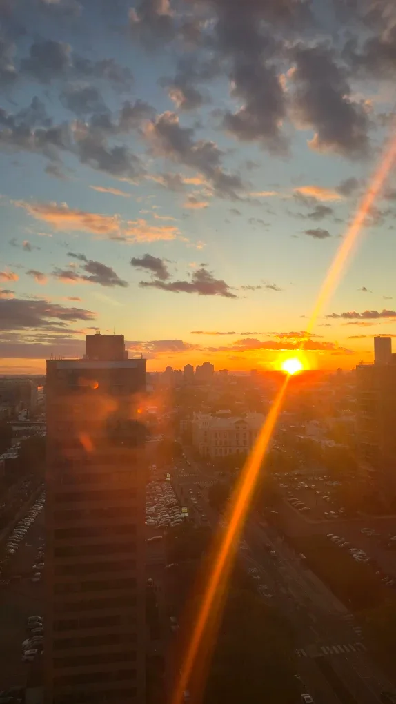 Master bedroom for rent image indicator(2)