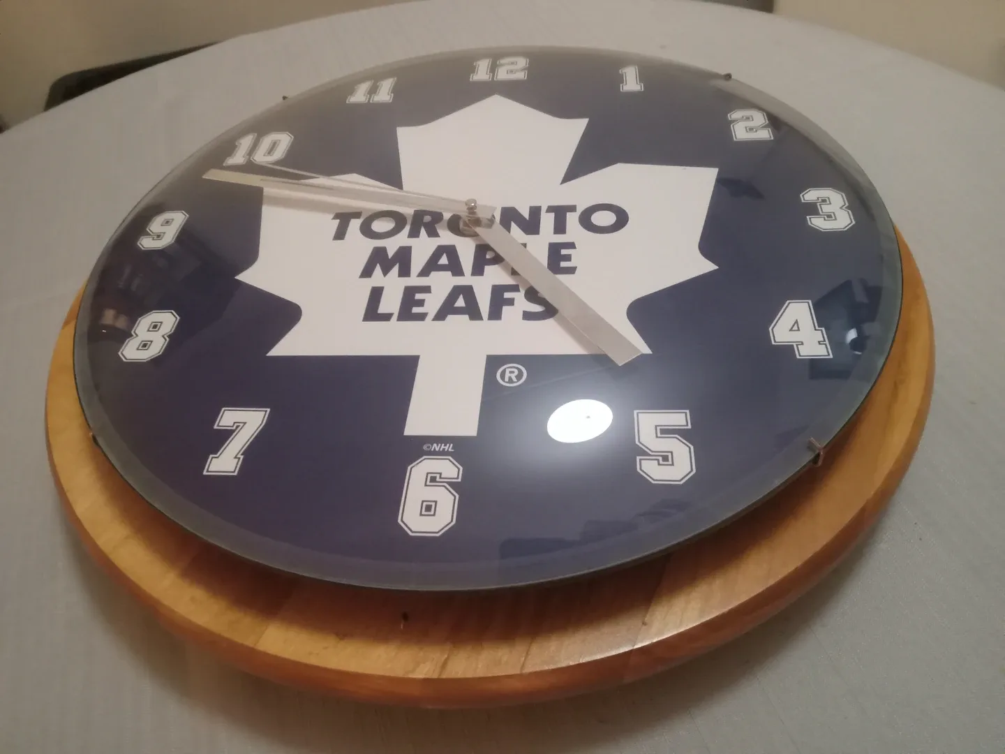 Toronto Maple Leafs Wall Clock image indicator(3)