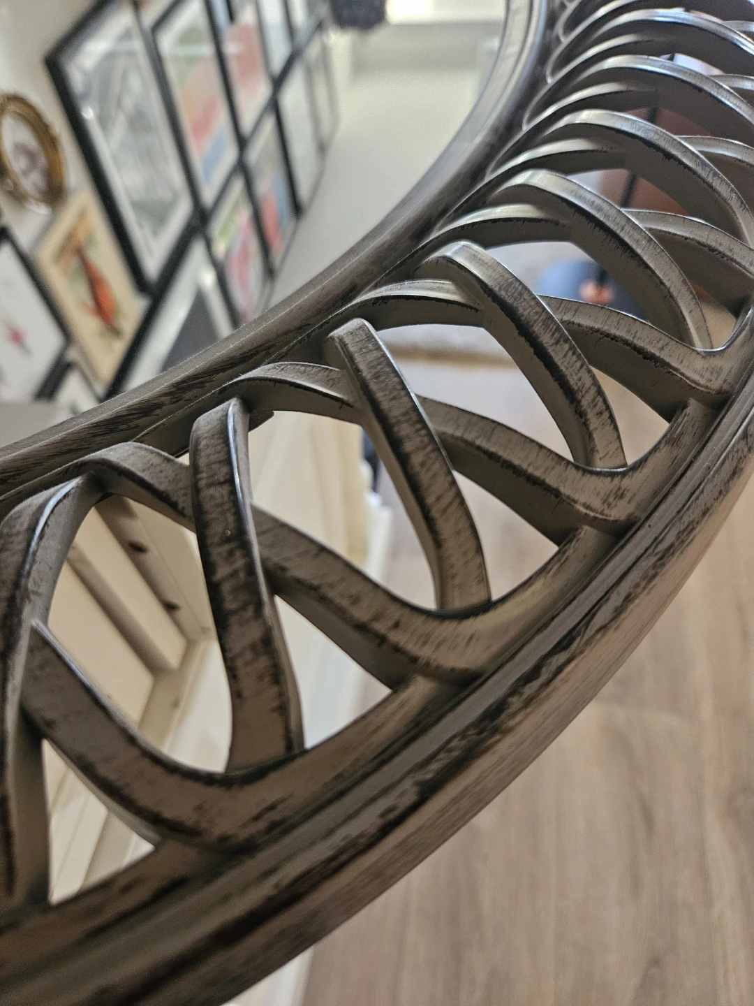 Round Decorative Wall Mirror