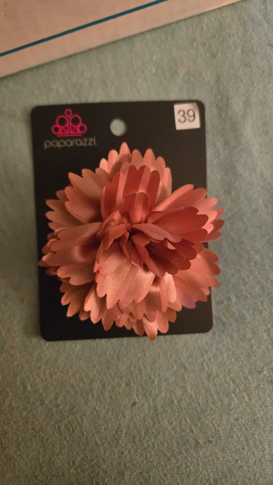Paparazzi Hair Clip - Flower Design image indicator(2)