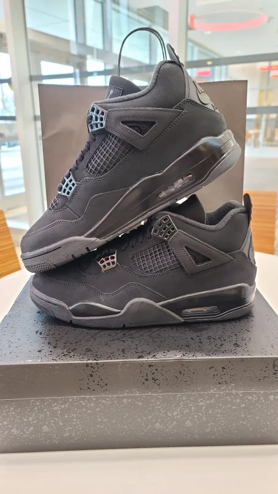 Nike Air Jordan 4 Retro Black Cat 2025!