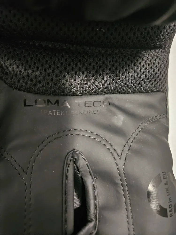 RDX Quadro Dome 3 Boxing Gloves - Black image indicator(4)