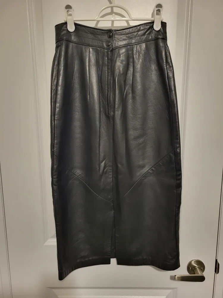 Vintage DANIER Soft Leather Skirt (3/4L) image indicator(3)