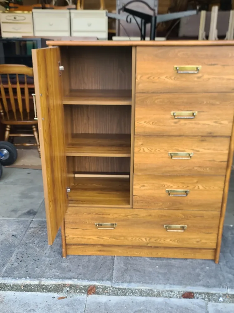 MCM OAK WARDROBE image indicator(2)