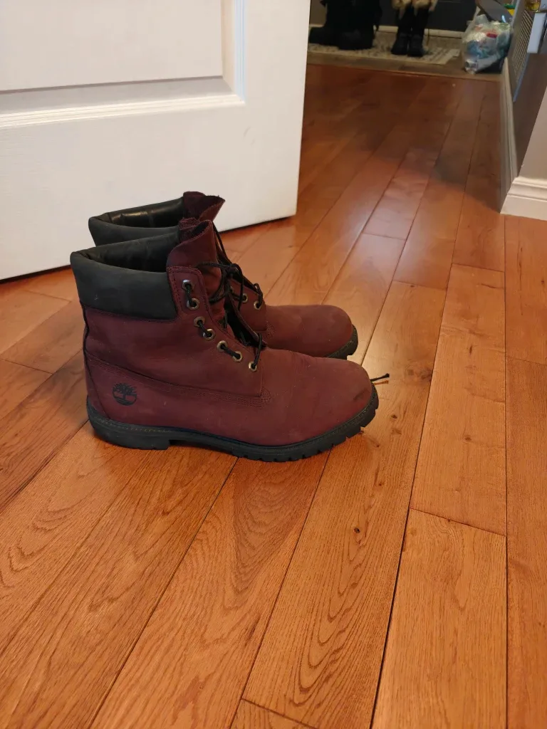 Size 11 Timberland Boots image indicator(2)