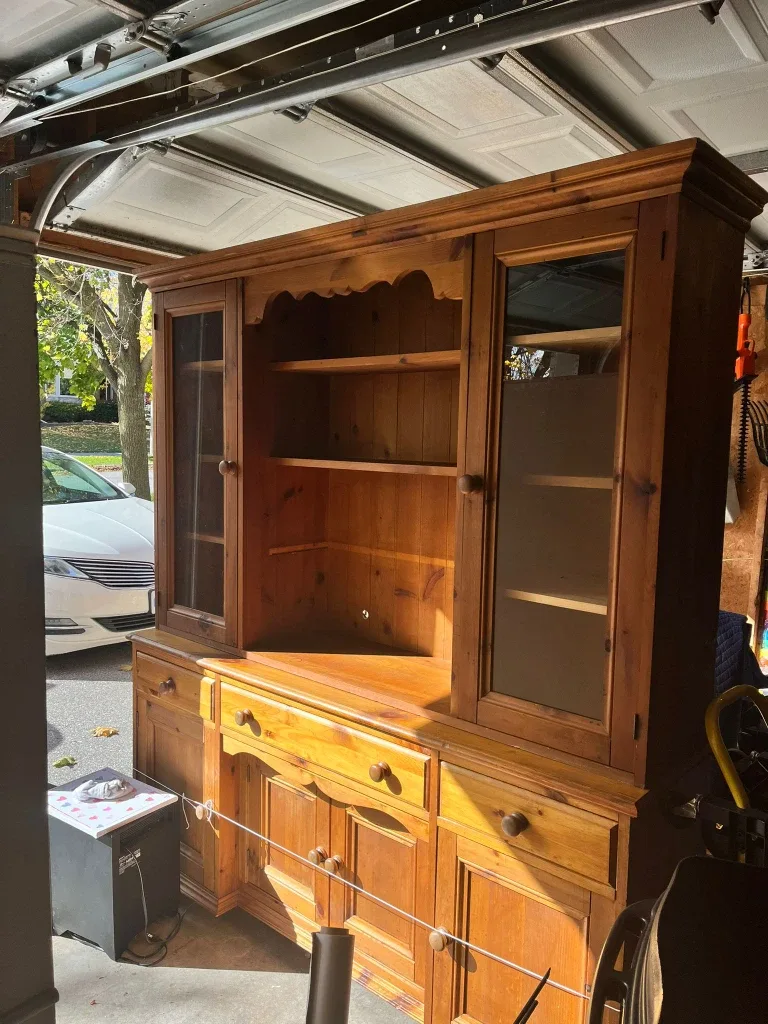 Beautiful Mennonite Hutch image indicator(4)