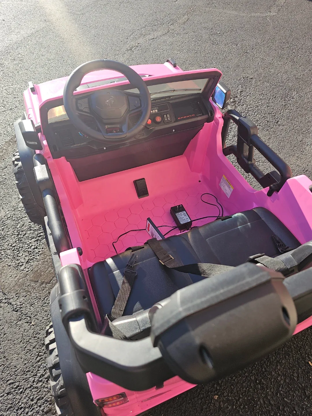 Pink Ford Bronco Kids Ride On Truck image indicator(9)