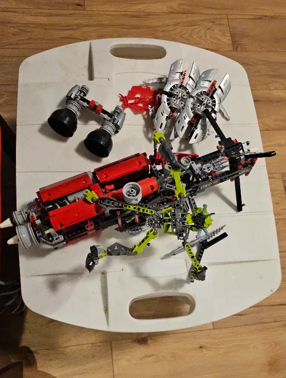 Lego Bonanza 76 litre Bin with bionicles 1970s to early 2000s